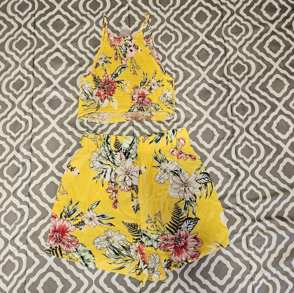 Girl shorts bundle - Picture 2 of 7